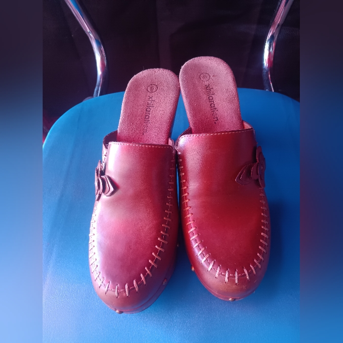 Xhilaration Leather Upper Balance Man Made Mule Clogs Made In Brazil Size 6m